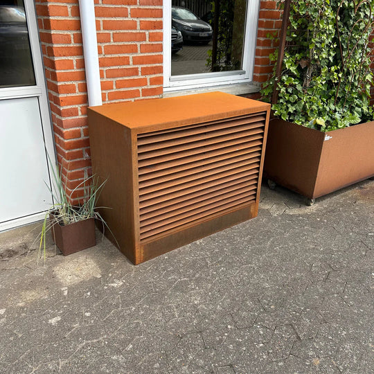 Varmepumpeskjuler i cortenstål, riflet modell