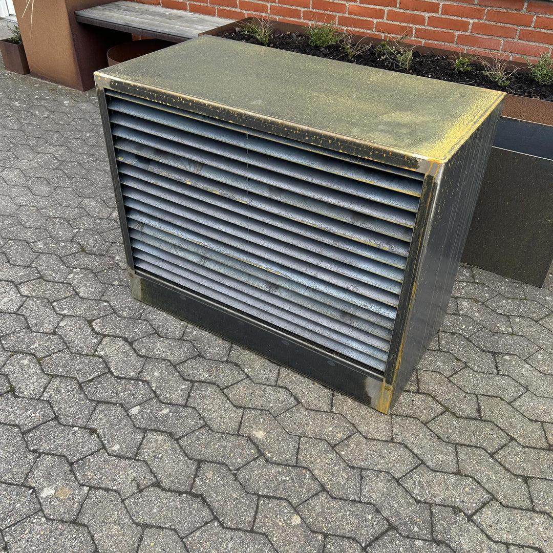 Varmepumpeskjuler i cortenstål, riflet modell