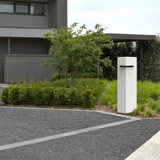 Postkasse i lakkert stål, hjørnemodell