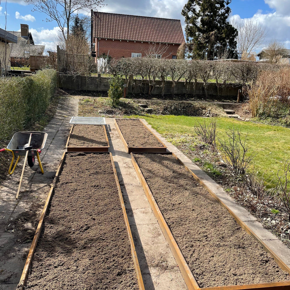 Bedkant med utvendig skrå kant i 3 mm cortenstål