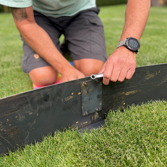 Bedkant med utvendig skrå kant i 3 mm cortenstål