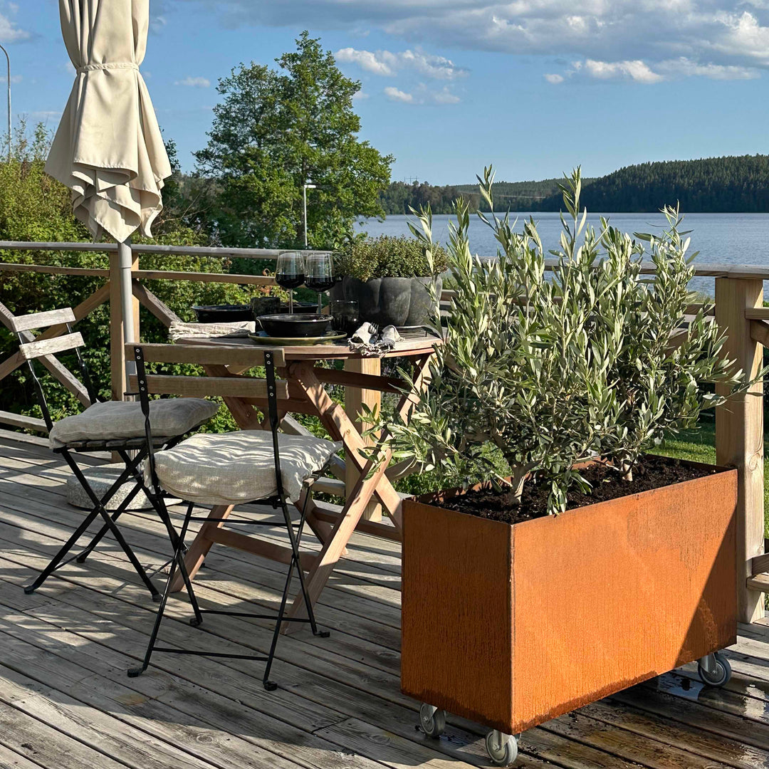 Spesialmål: Plantekasse med hjul
