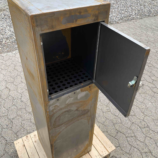 Postkasse i cortenstål, minimalistisk modell